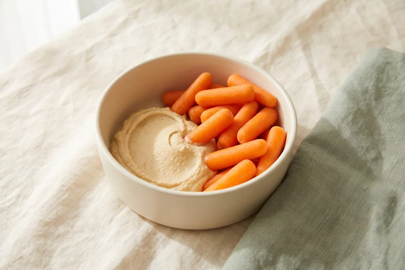 Quick Hummus and Carrot Snack Cup